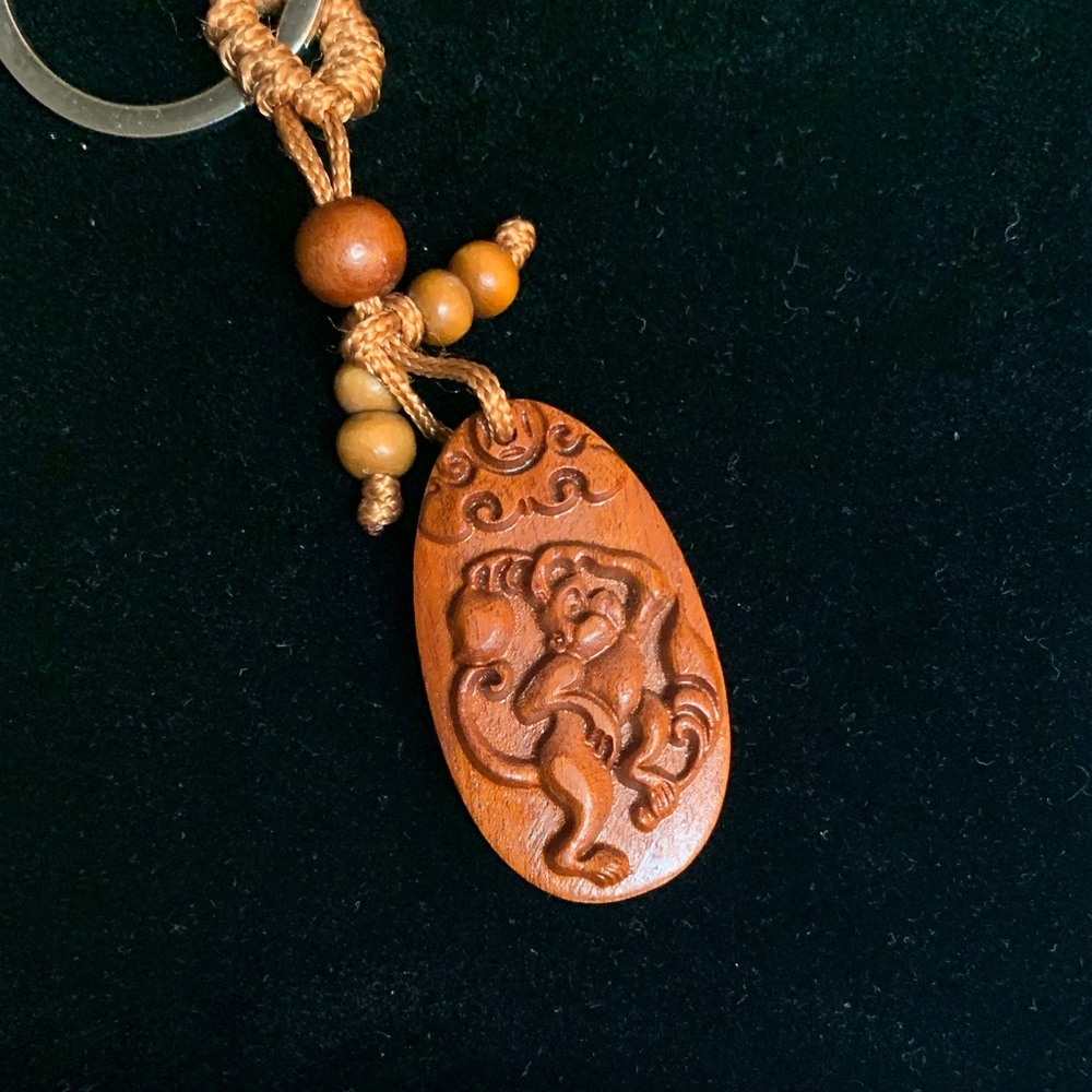 Handmade Elegant Brown Wood Keychain with Carved Design.Brand new.Great gifts.🎁 - Picture 2 of 4